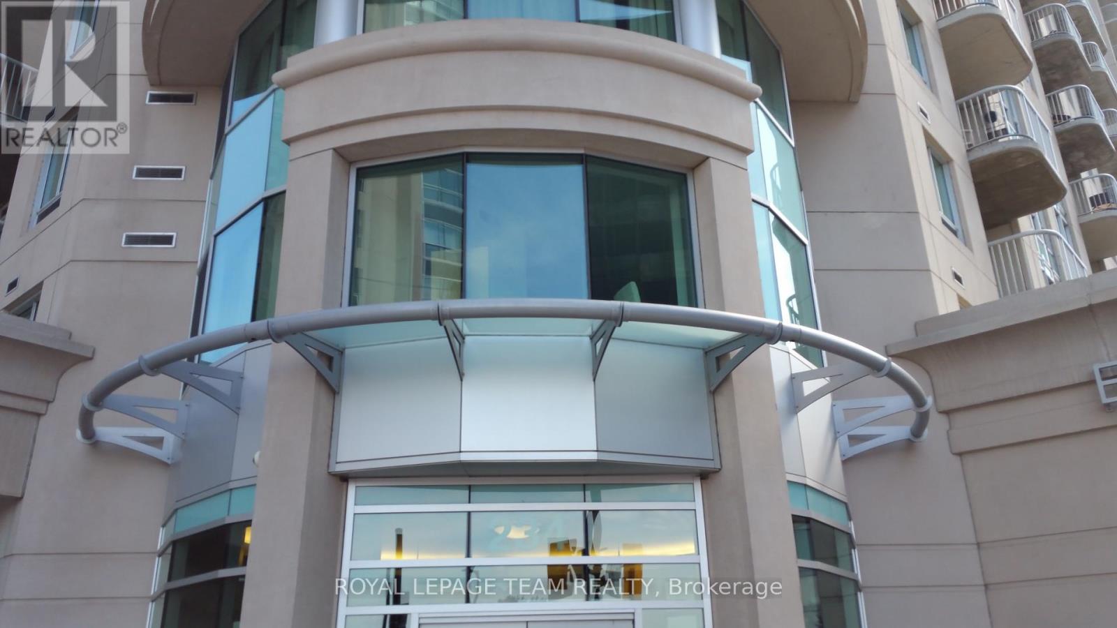 401 - 234 Rideau Street