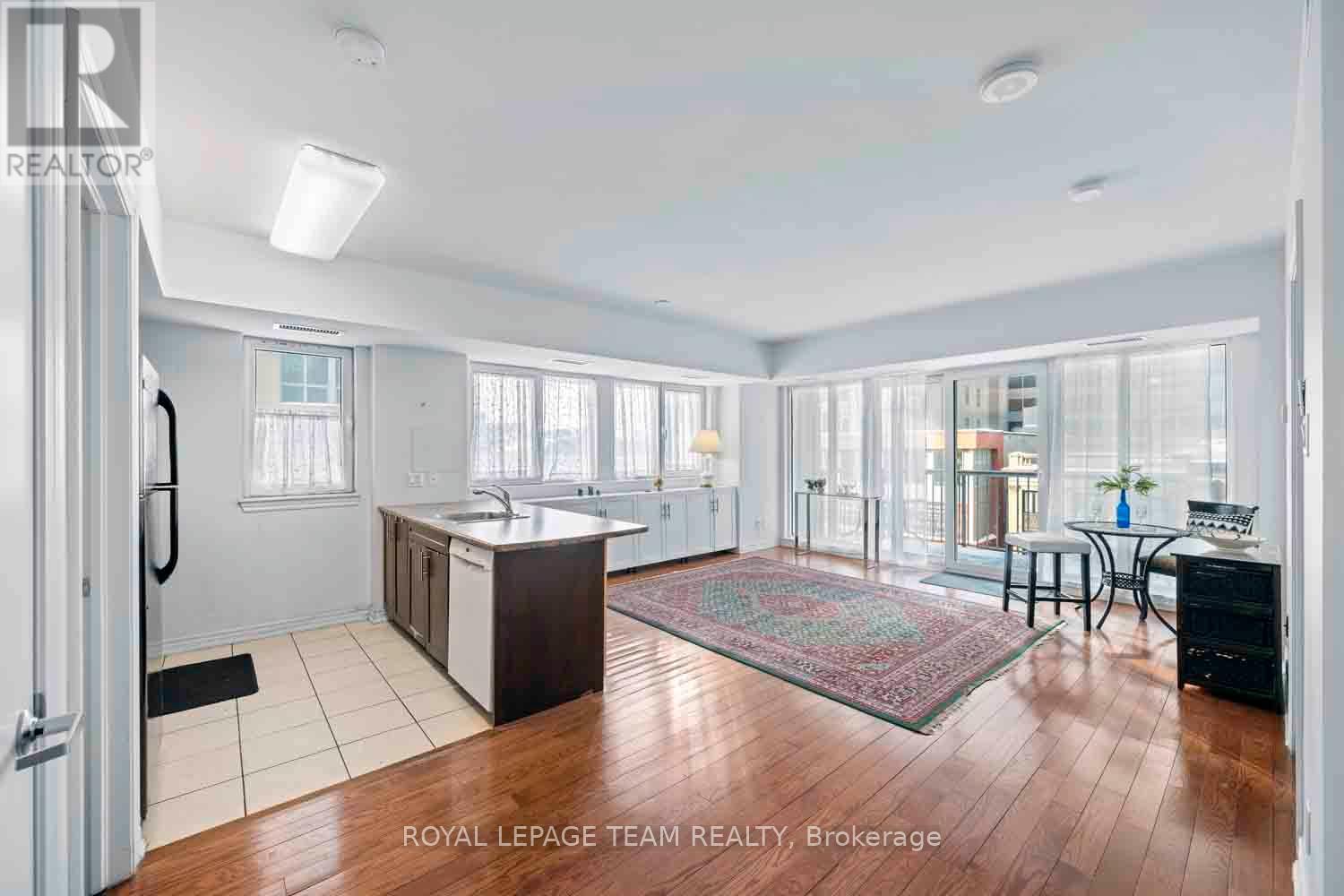 401 - 234 Rideau Street