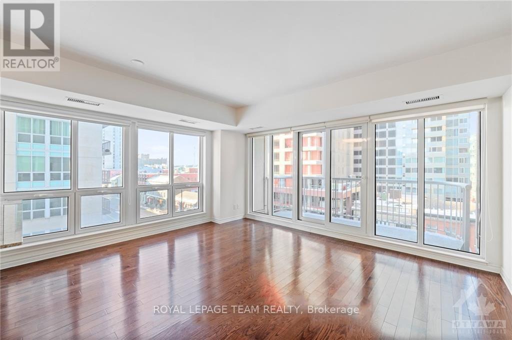 401 - 234 Rideau Street