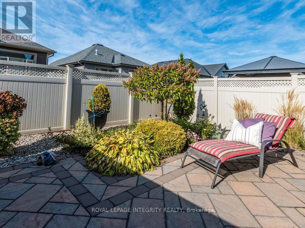 112 Elfin Grove