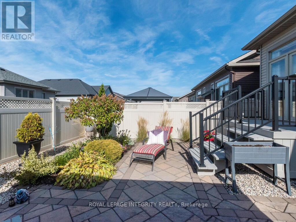 112 Elfin Grove