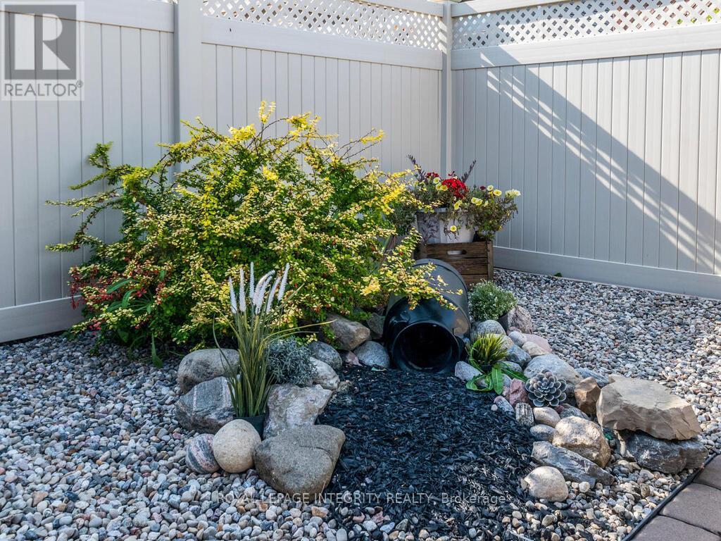 112 Elfin Grove
