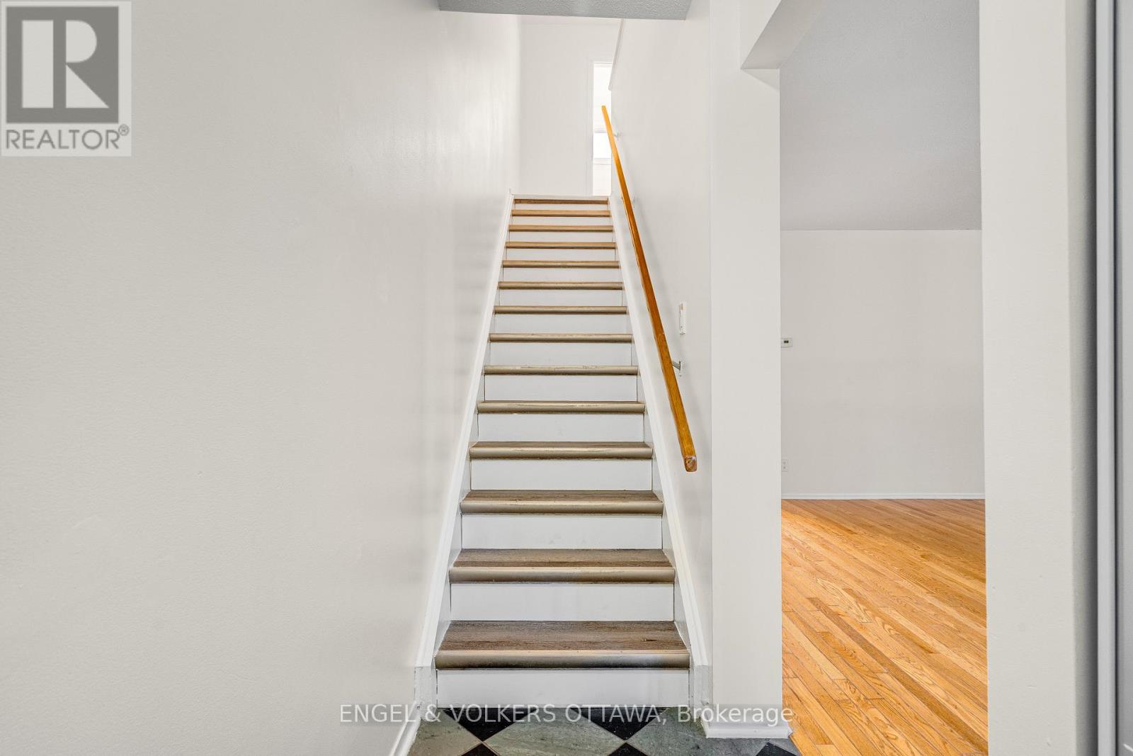 933 Greenbriar Avenue