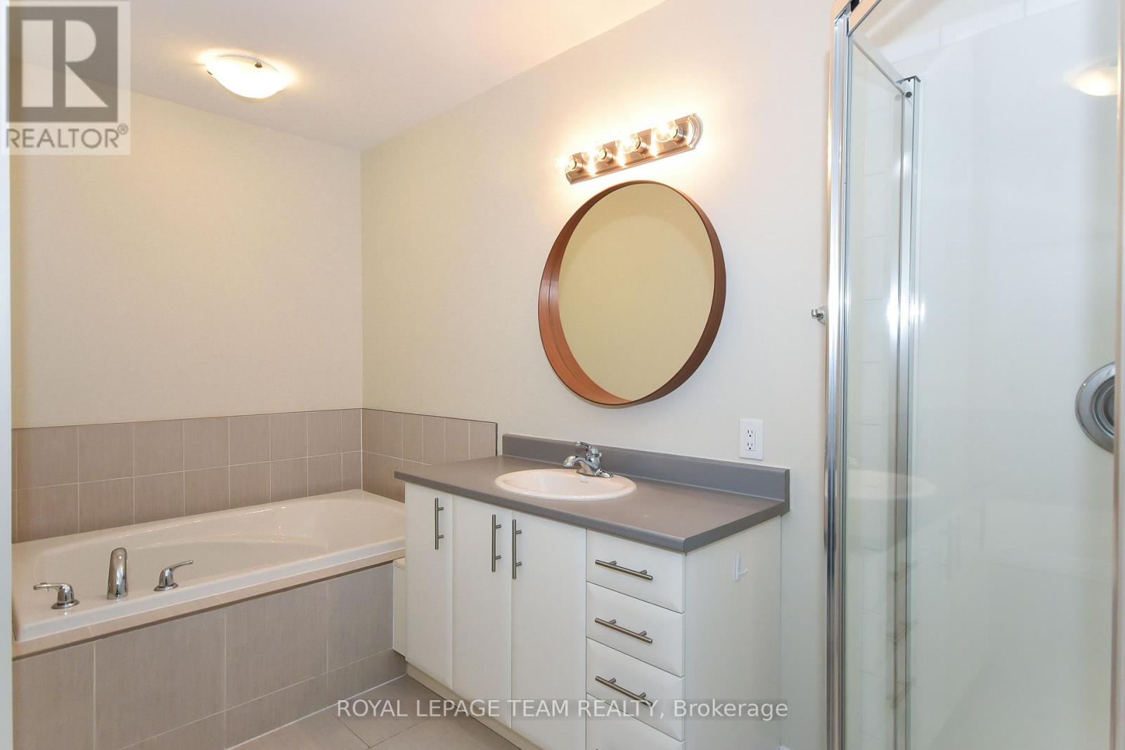 28 - 200 Pembina Private