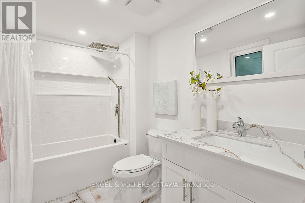 12 Bayside Private