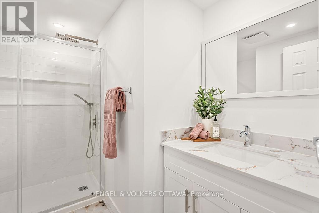 12 Bayside Private
