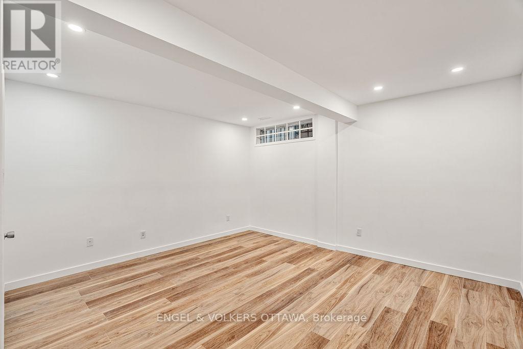 12 Bayside Private