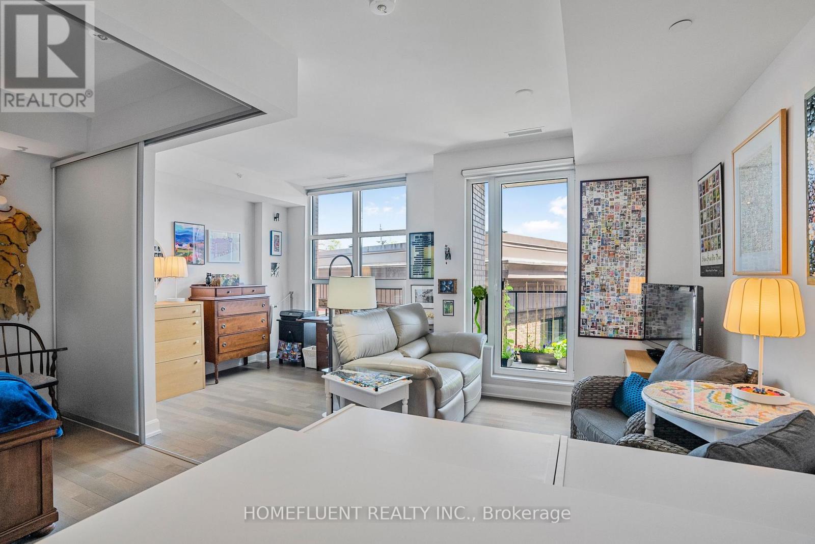 305 - 10 Rosemount Avenue