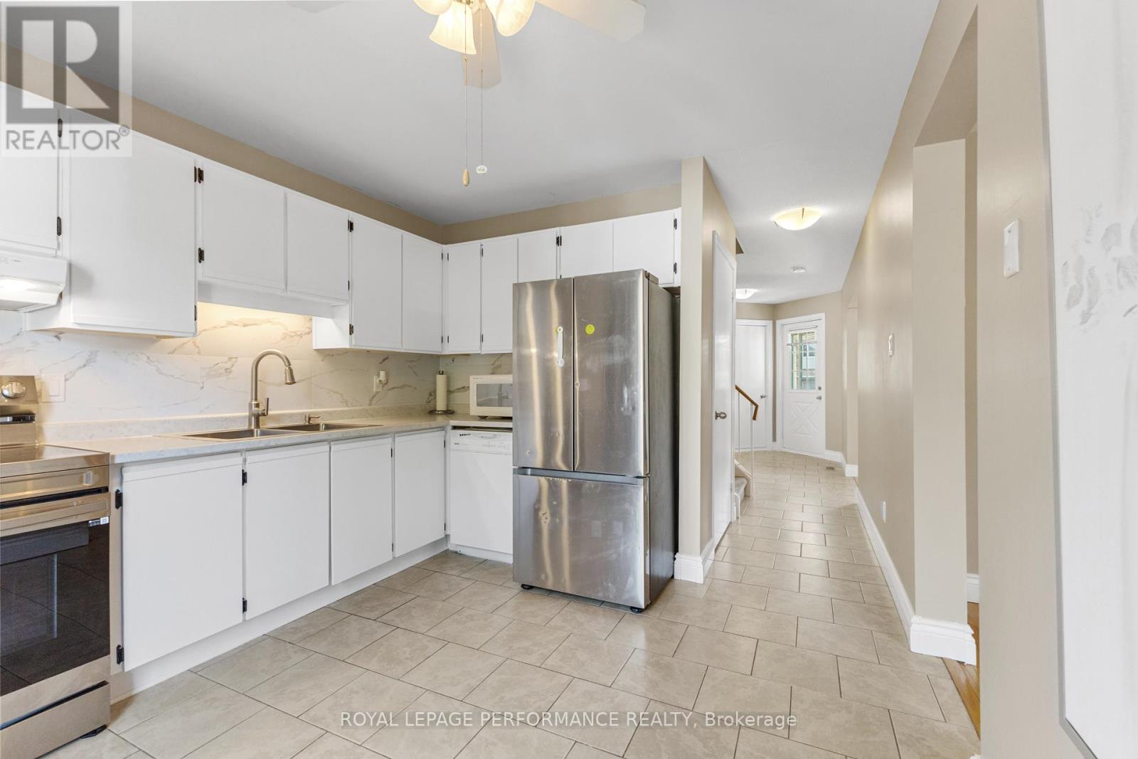 1936 Longman Crescent