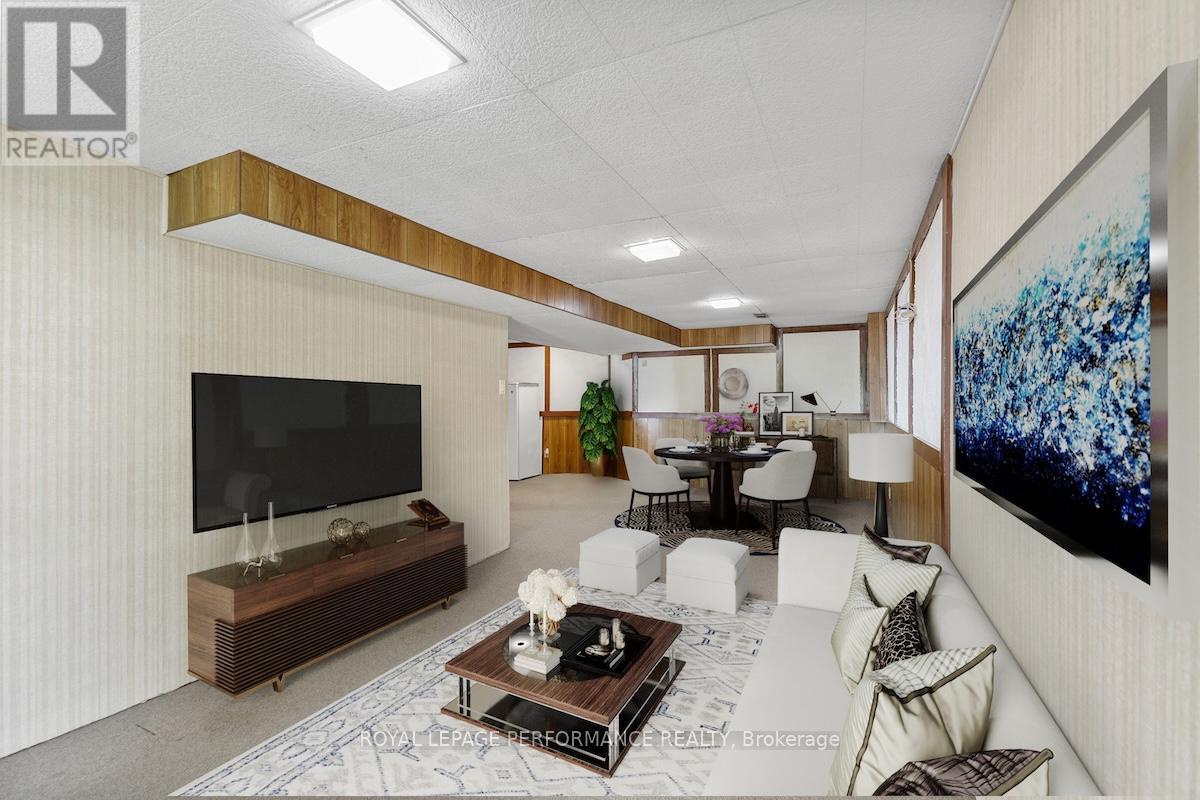 1936 Longman Crescent