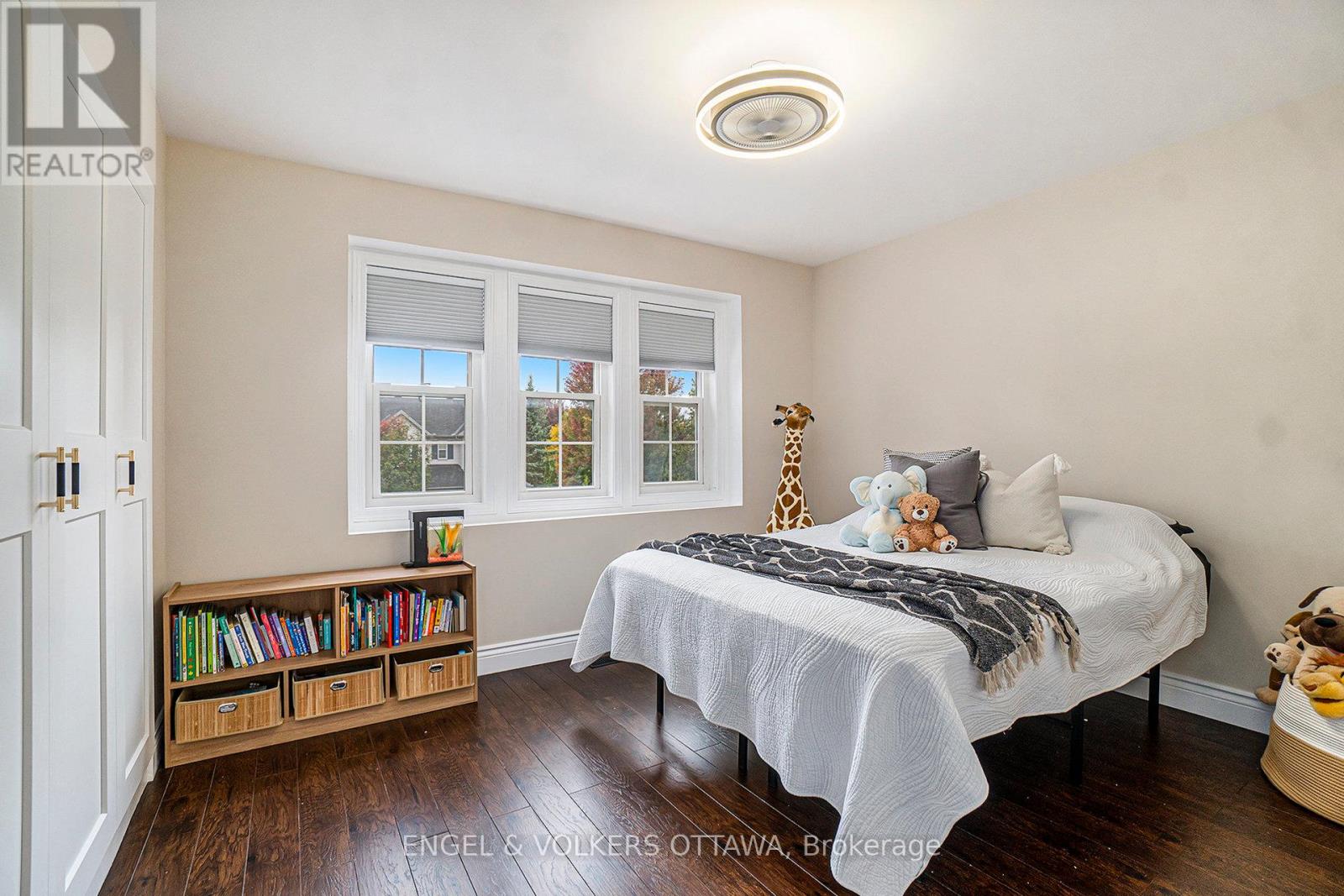 2399 Glandriel Crescent