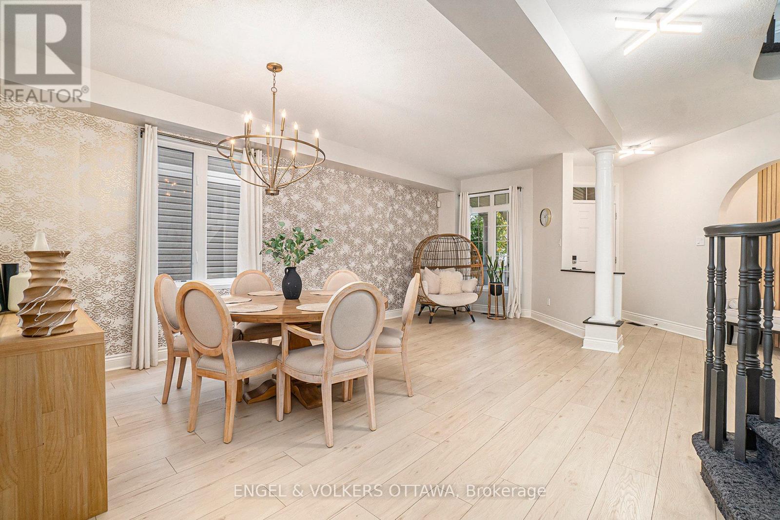 2399 Glandriel Crescent