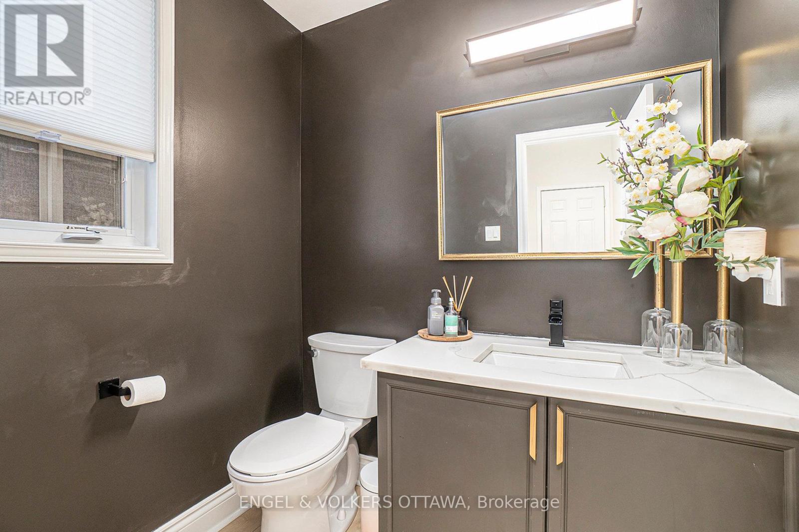 2399 Glandriel Crescent