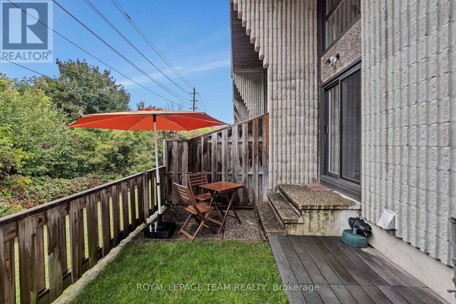 1095 Ambleside Drive