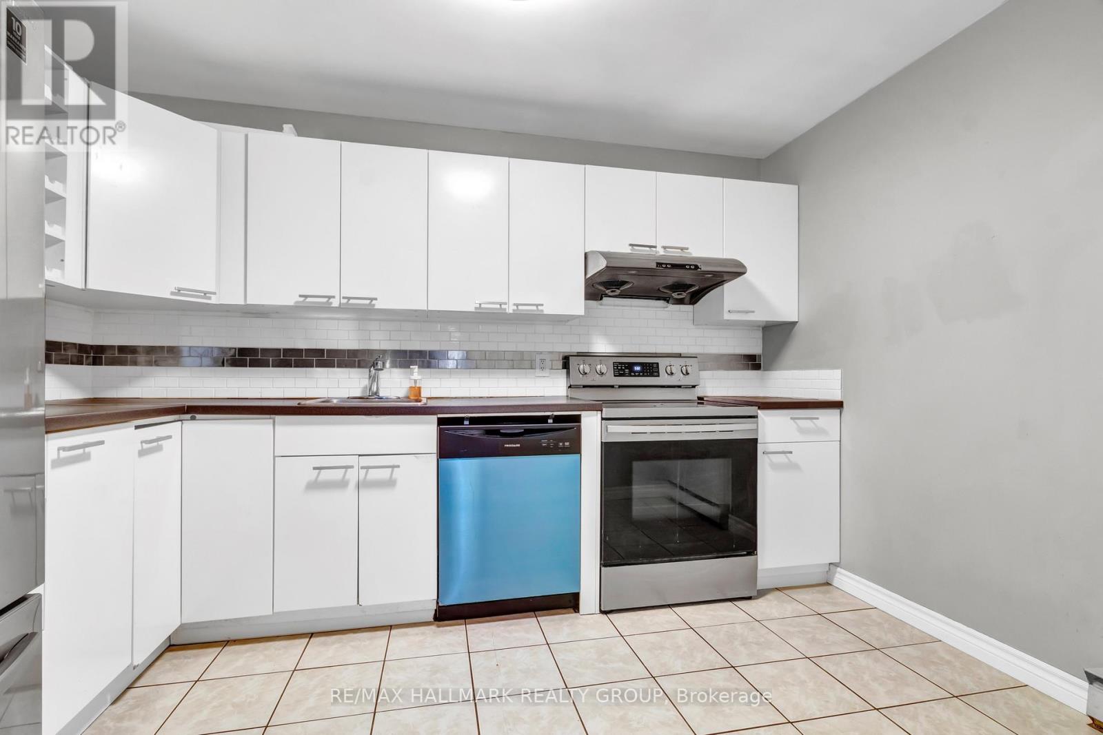 1 - 460 Fenerty Court
