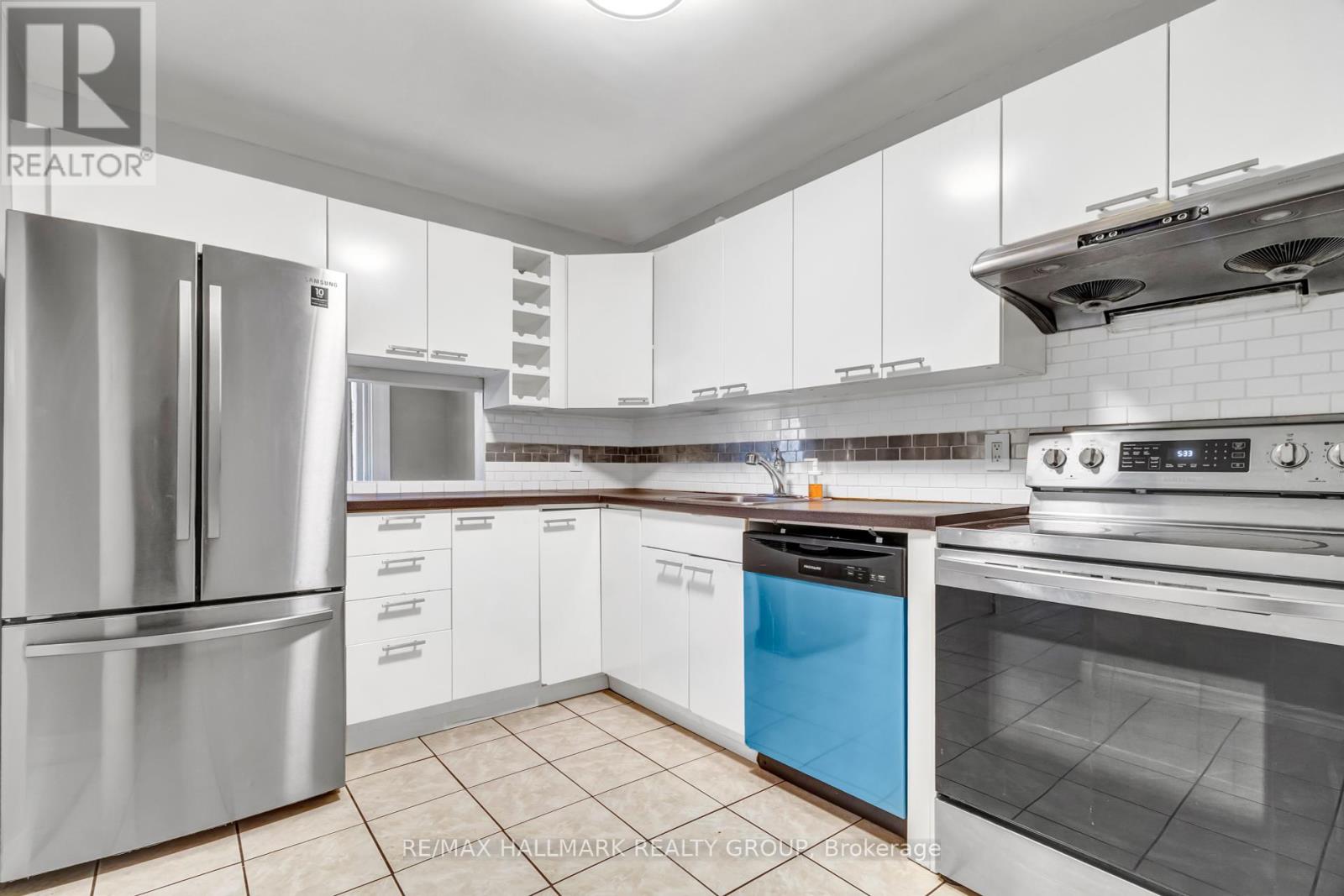 1 - 460 Fenerty Court