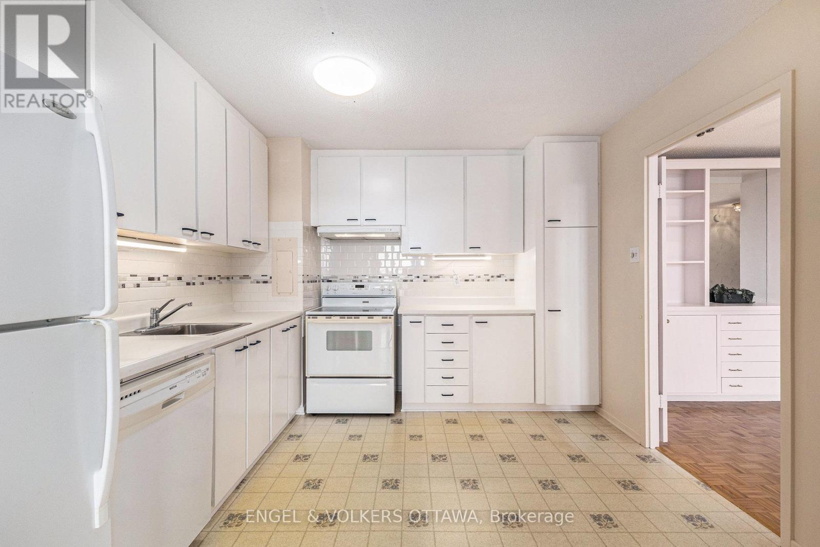 1110 - 2951 Riverside Drive
