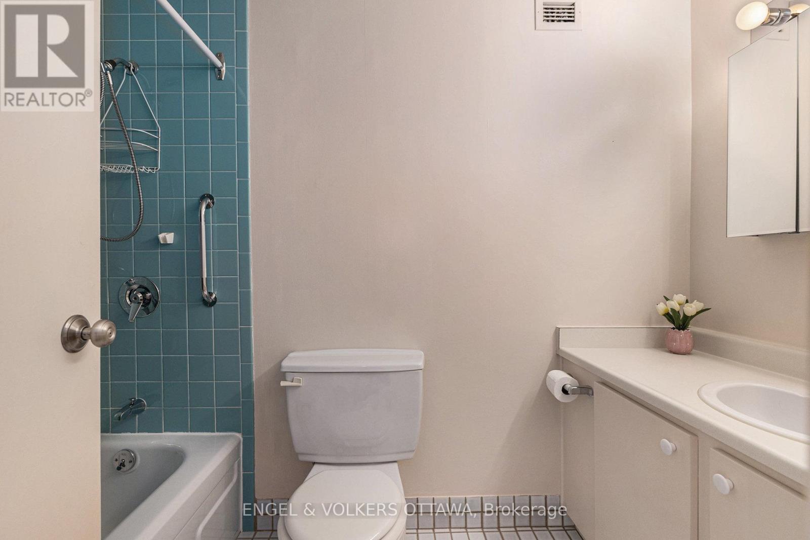 1110 - 2951 Riverside Drive