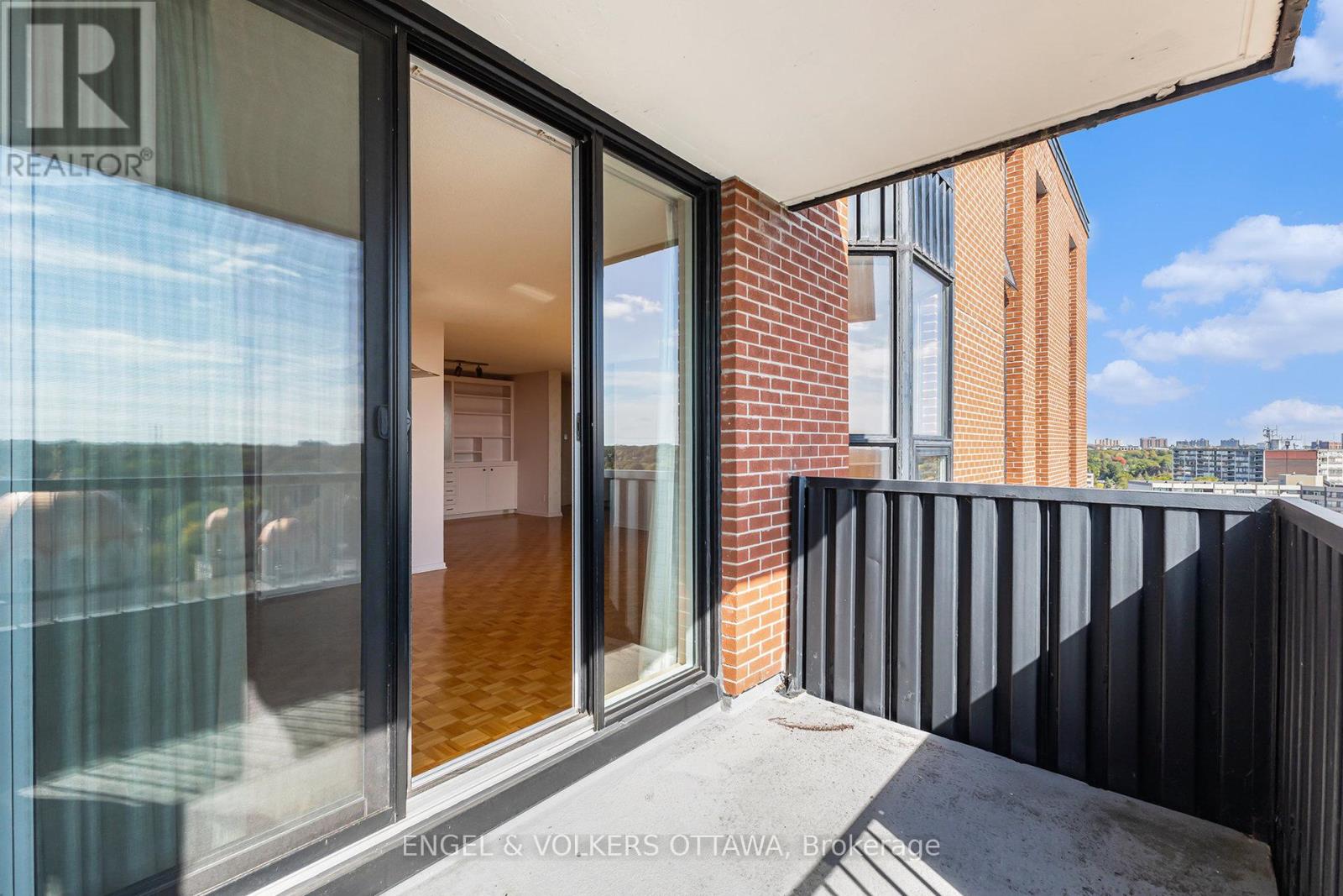 1110 - 2951 Riverside Drive