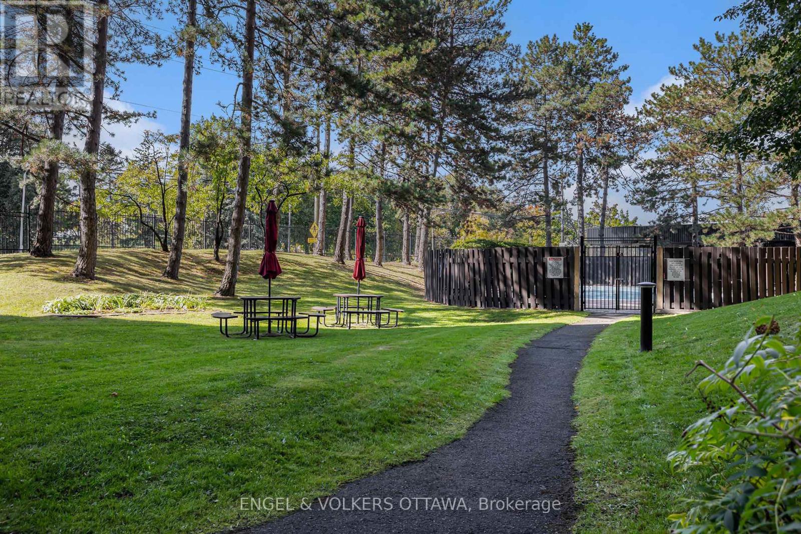 1110 - 2951 Riverside Drive