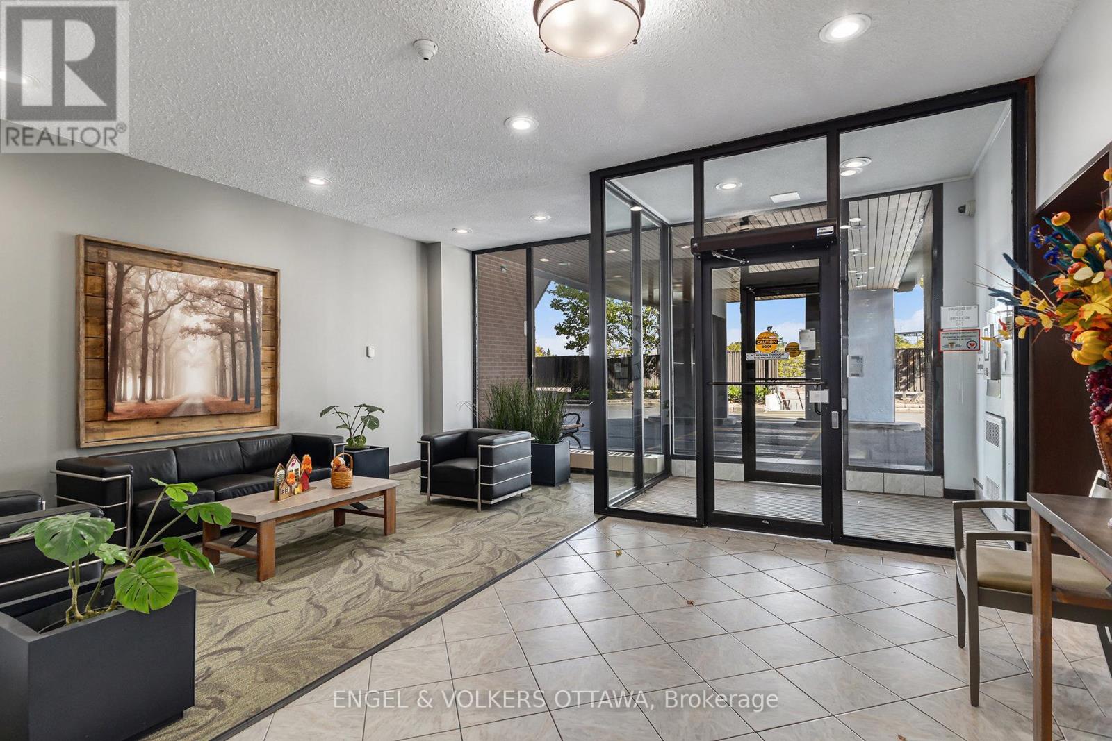 1110 - 2951 Riverside Drive