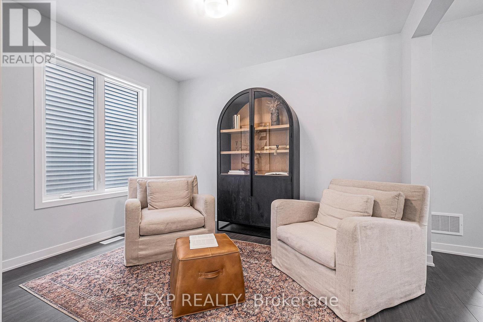1023 De Pencier Drive