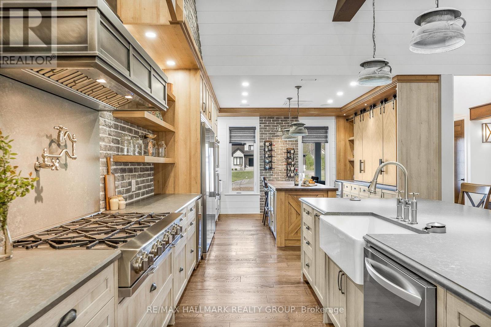 55 De La Seignerie Estates E