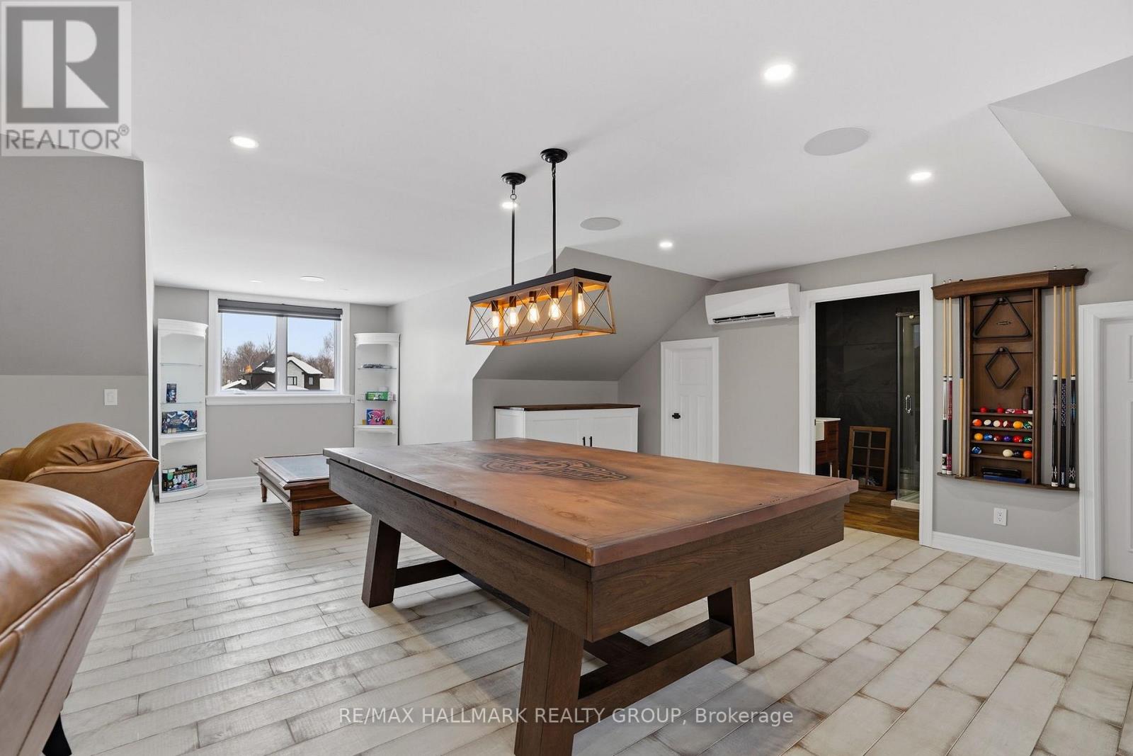 55 De La Seignerie Estates E