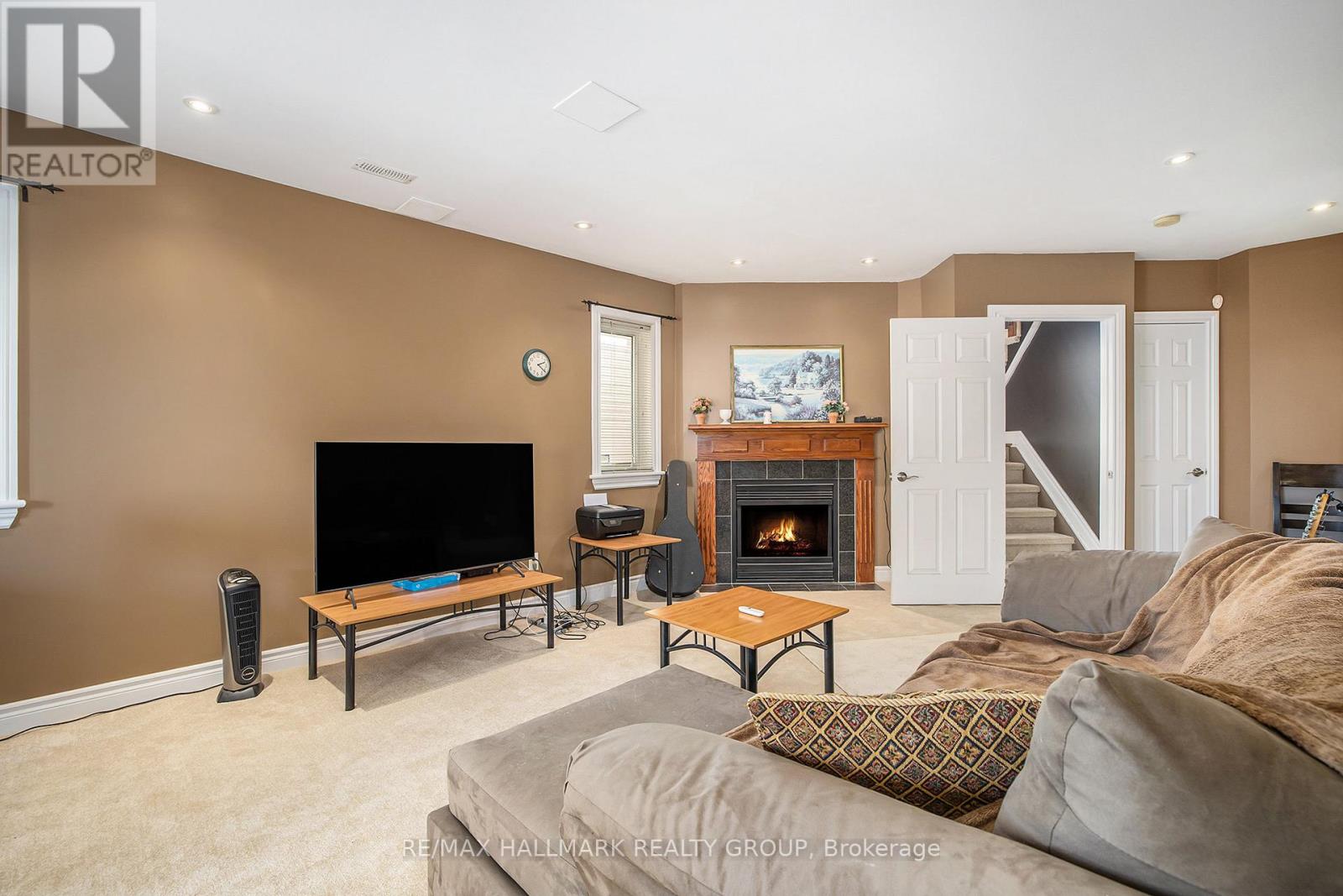 24 Castle Glen Crescent