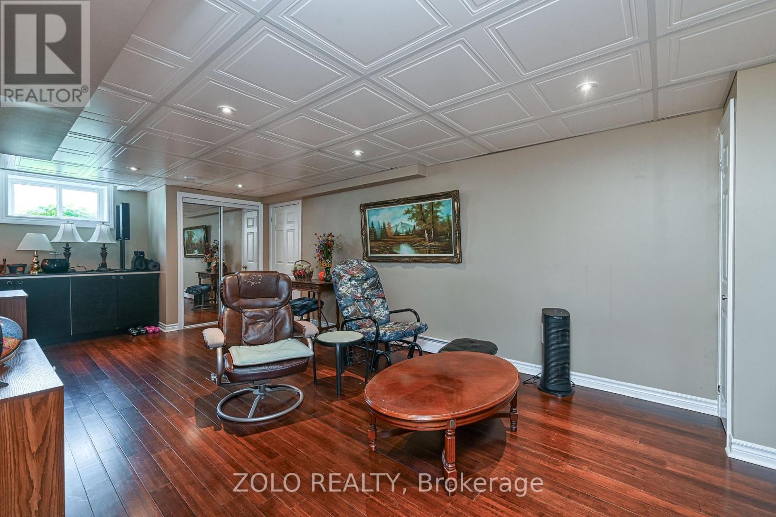 2 Cambridge Court