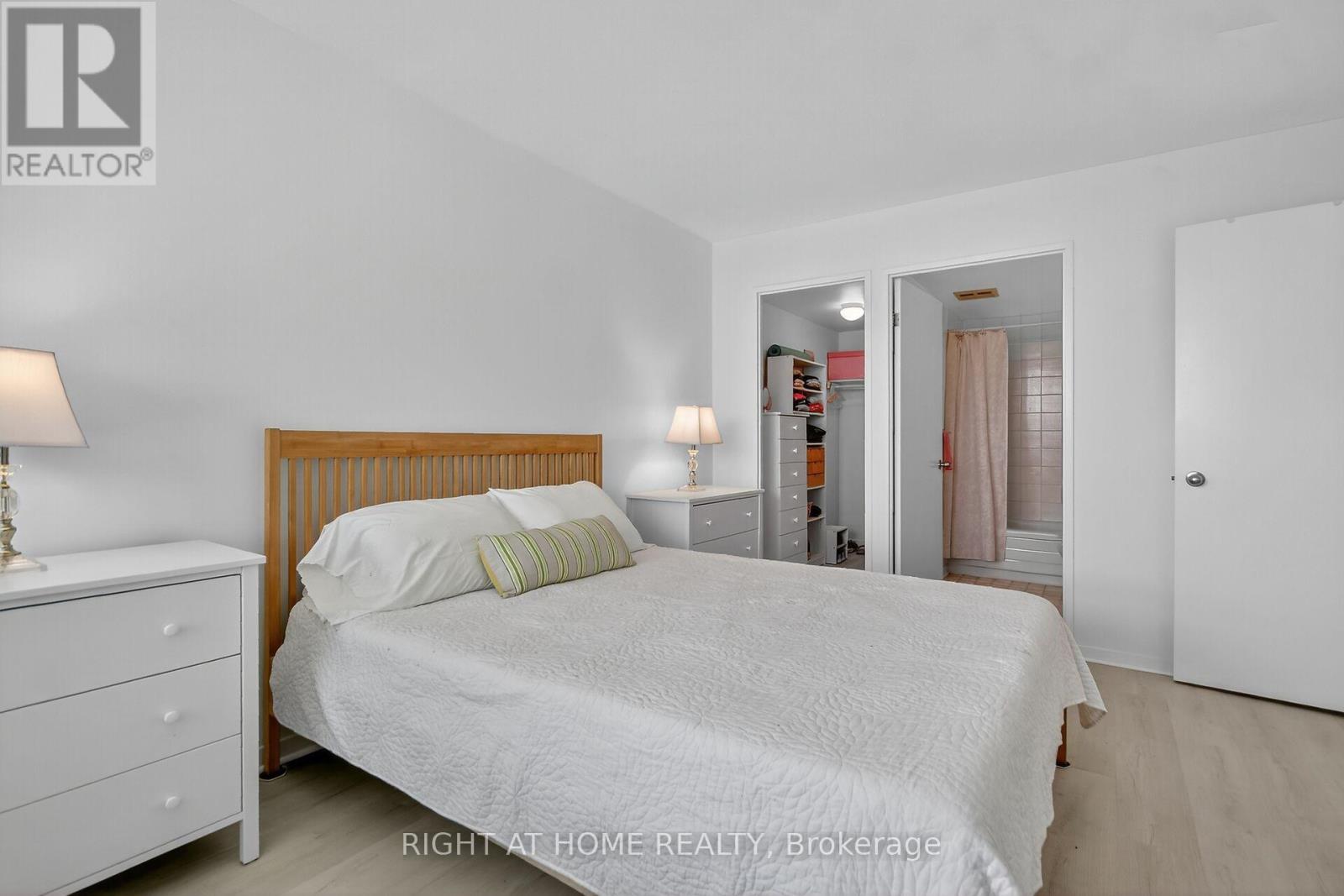 811 - 35 Holland Avenue