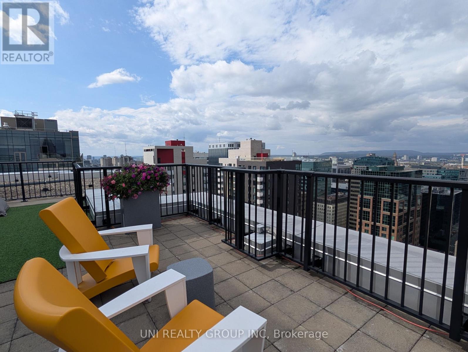 1008 - 179 Metcalfe Street