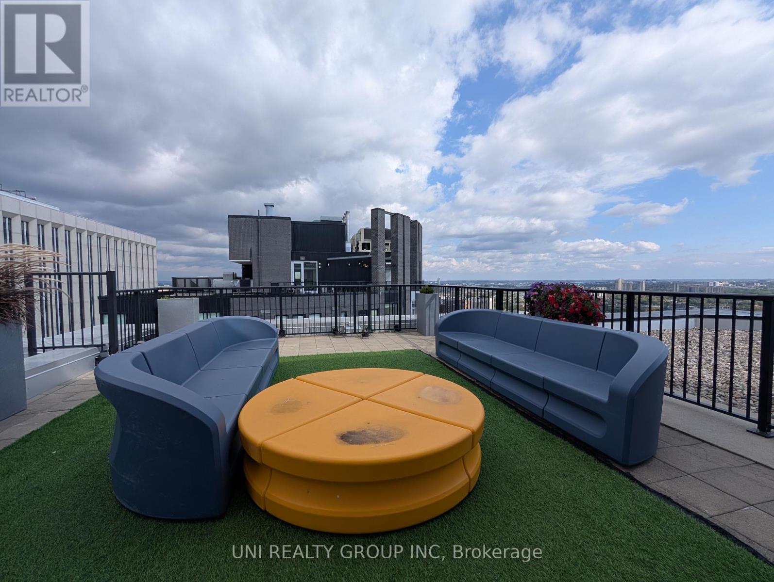 1008 - 179 Metcalfe Street