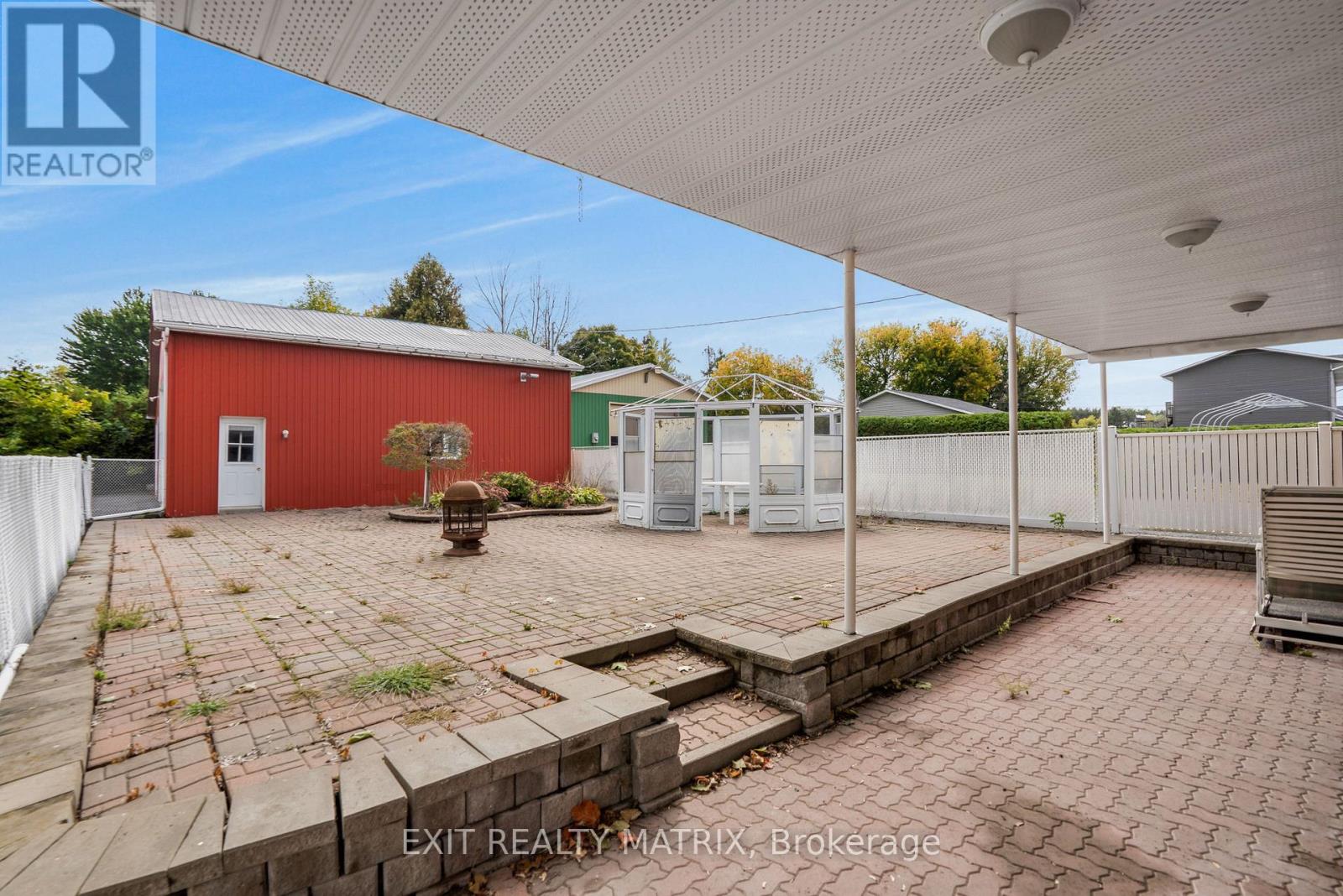 323 Longueuil Street