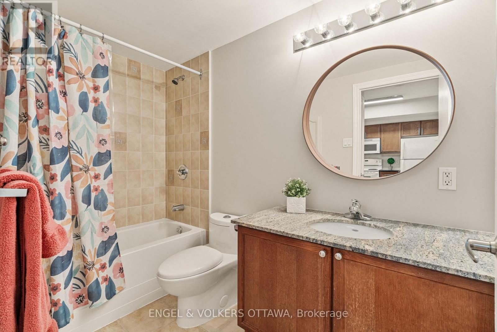 1403 - 445 Laurier Avenue W