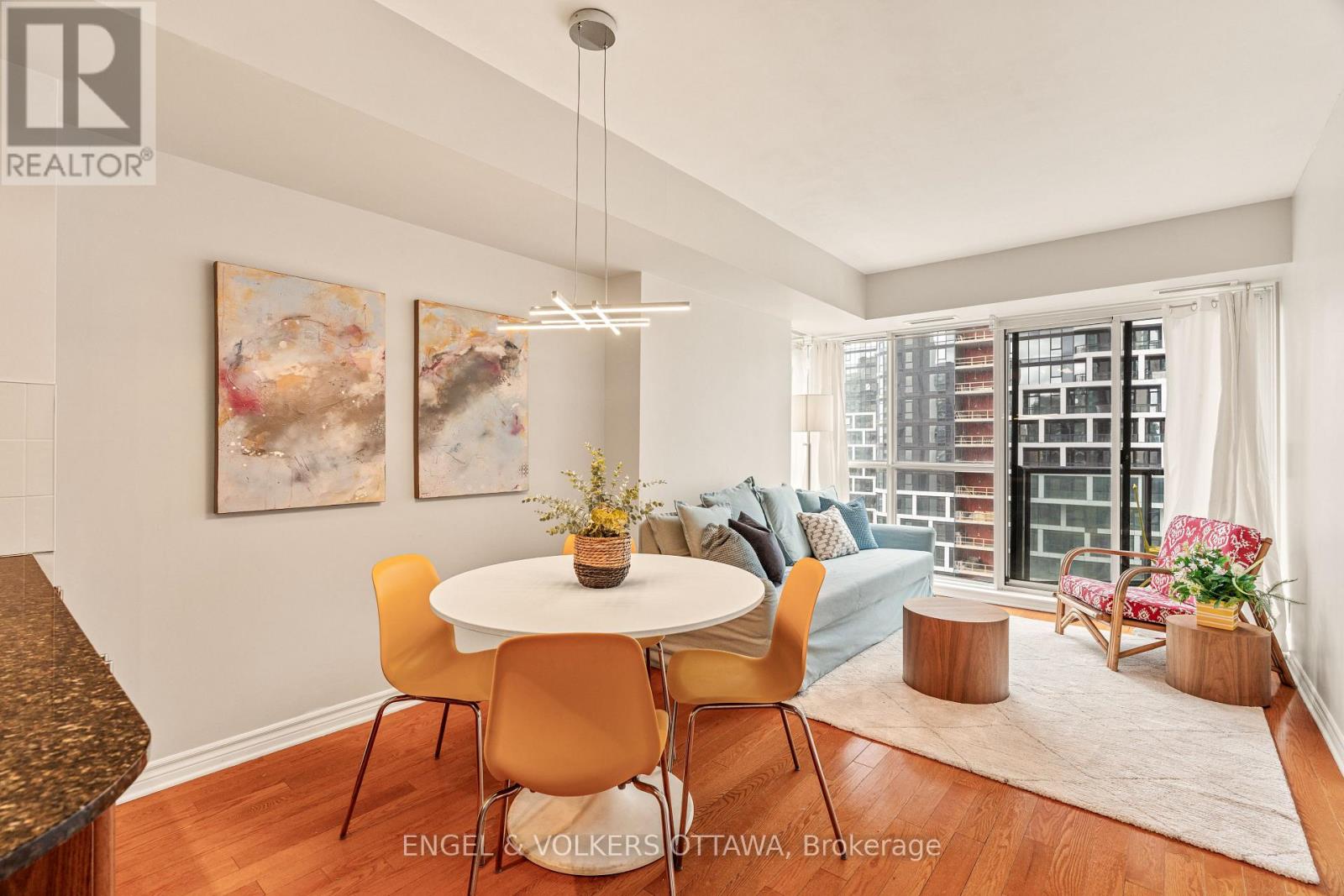 1403 - 445 Laurier Avenue W