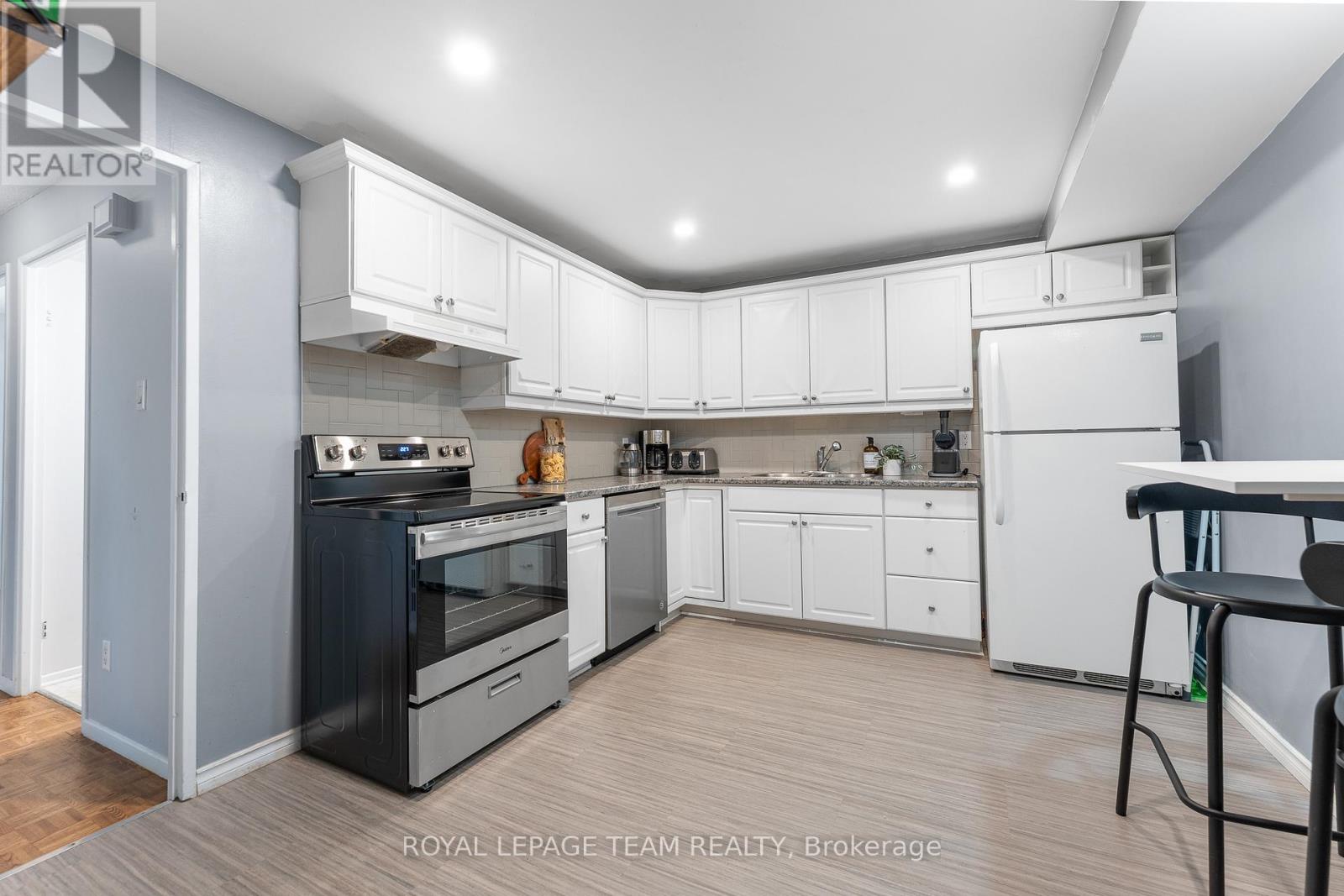 52 - 96 Beachview Private