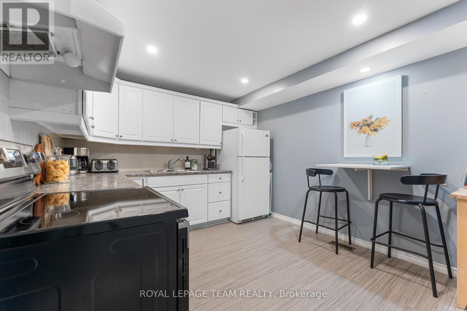 52 - 96 Beachview Private
