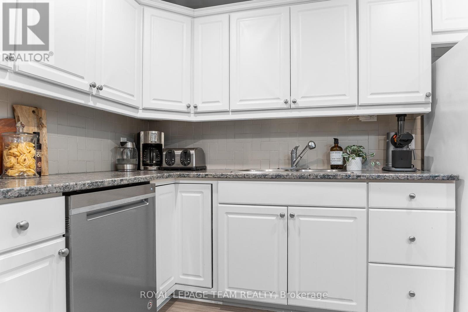 52 - 96 Beachview Private