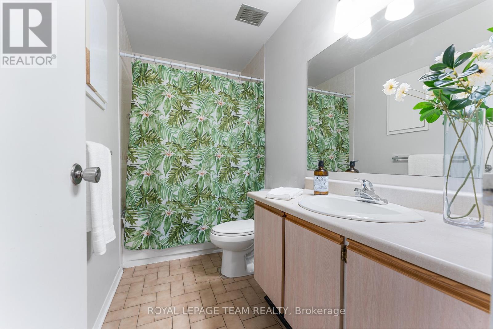 52 - 96 Beachview Private