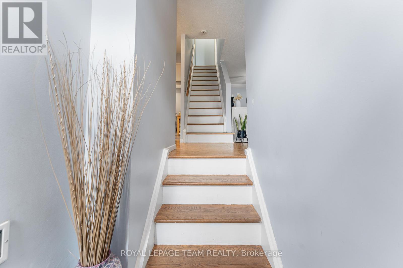 52 - 96 Beachview Private
