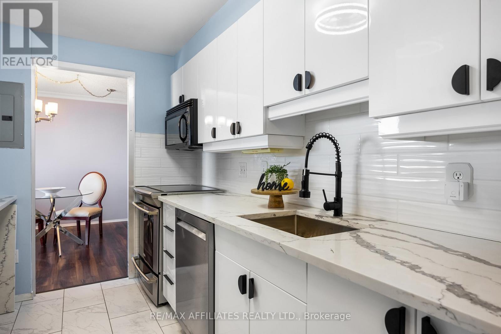 2305 - 1025 Richmond Road