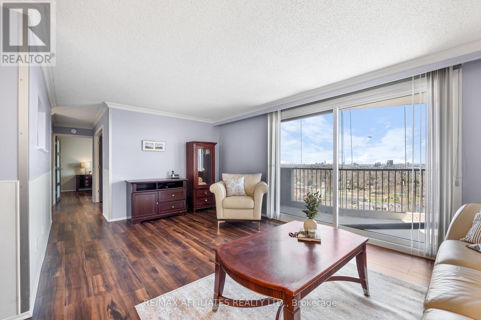 2305 - 1025 Richmond Road