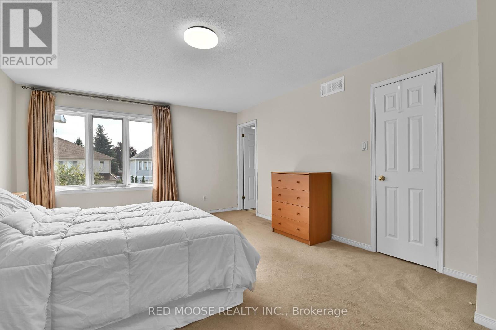 4569 Ogilvie Walk Crescent