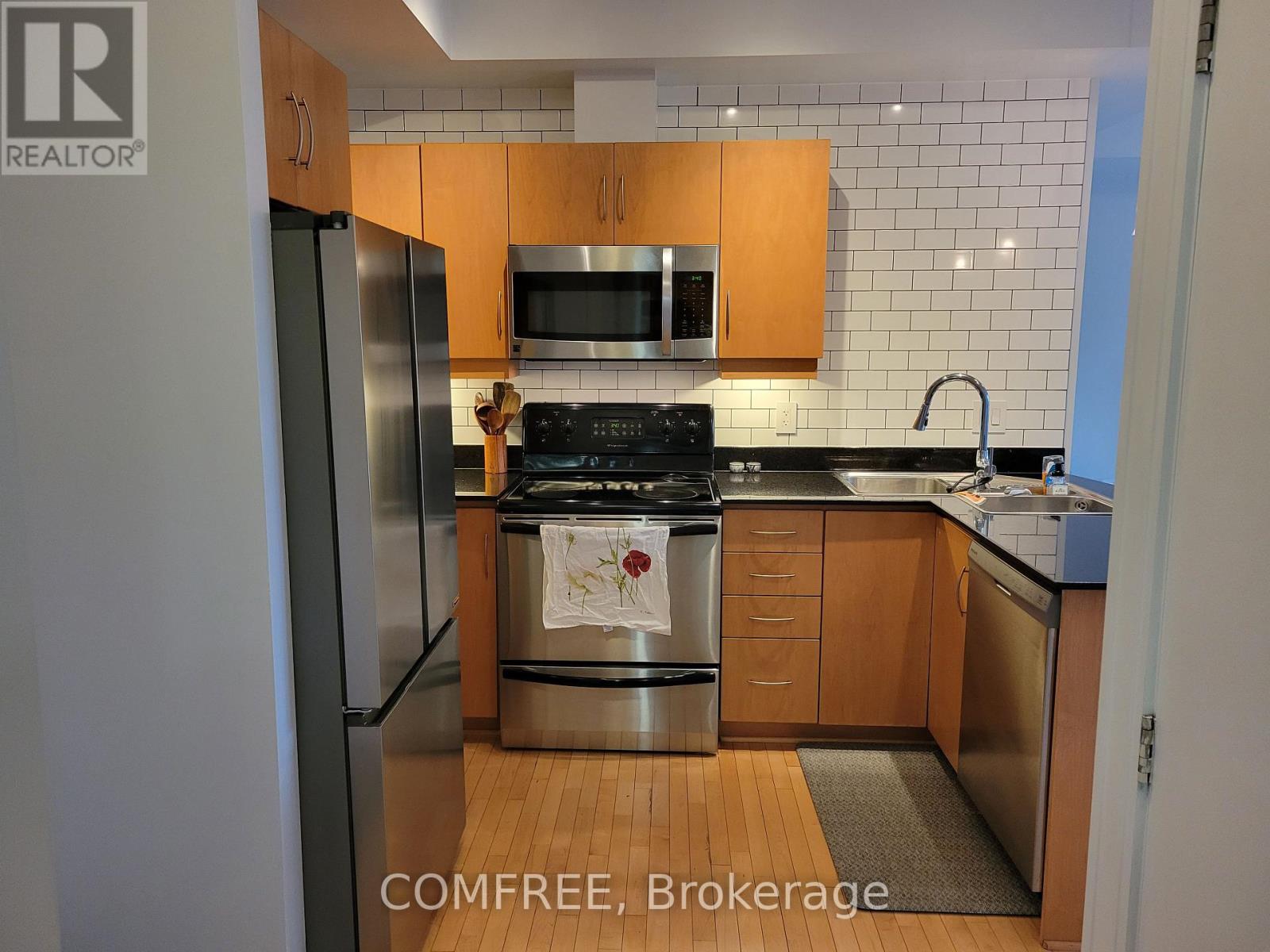 302 - 290 Powell Avenue
