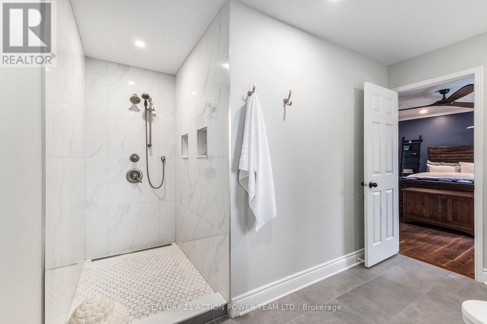 1017 Sheenboro Crescent