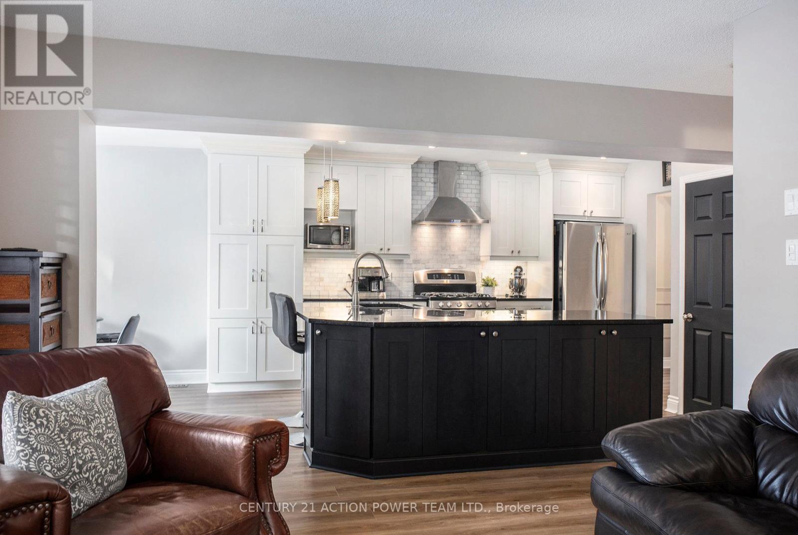 1017 Sheenboro Crescent