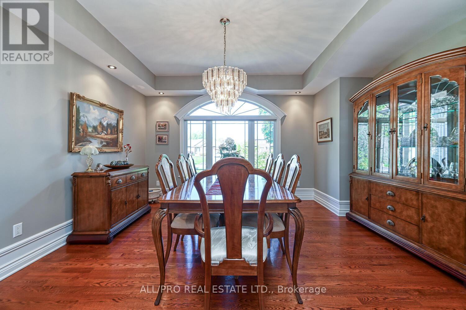 1238 Tintern Drive W