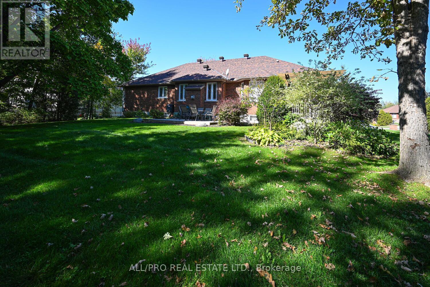 1238 Tintern Drive W