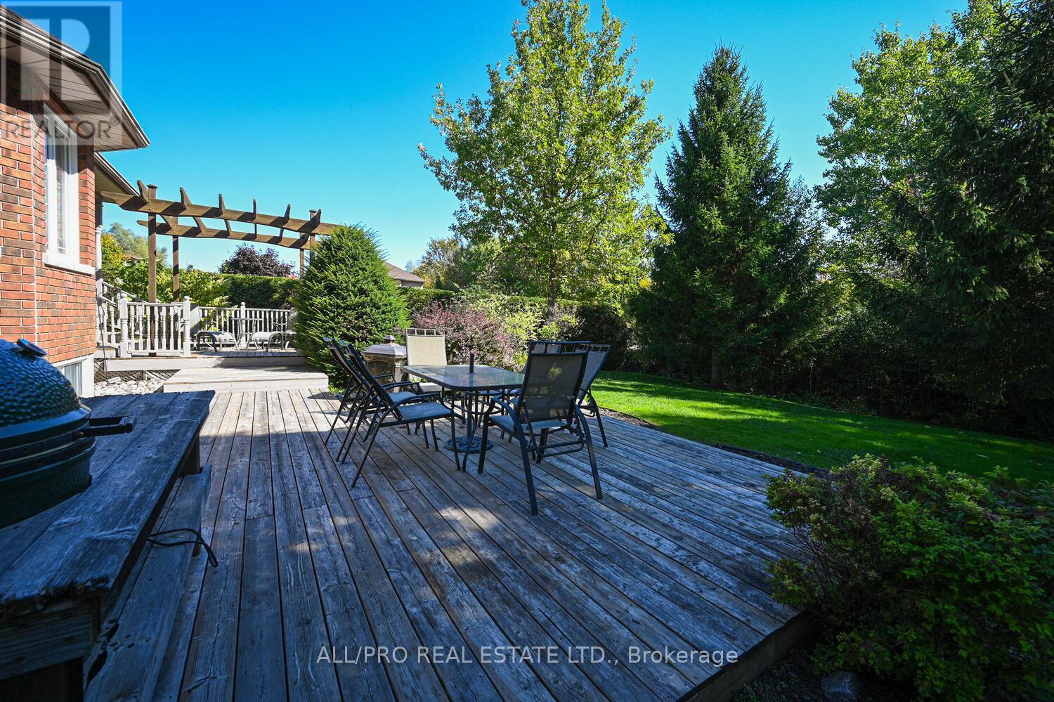 1238 Tintern Drive W